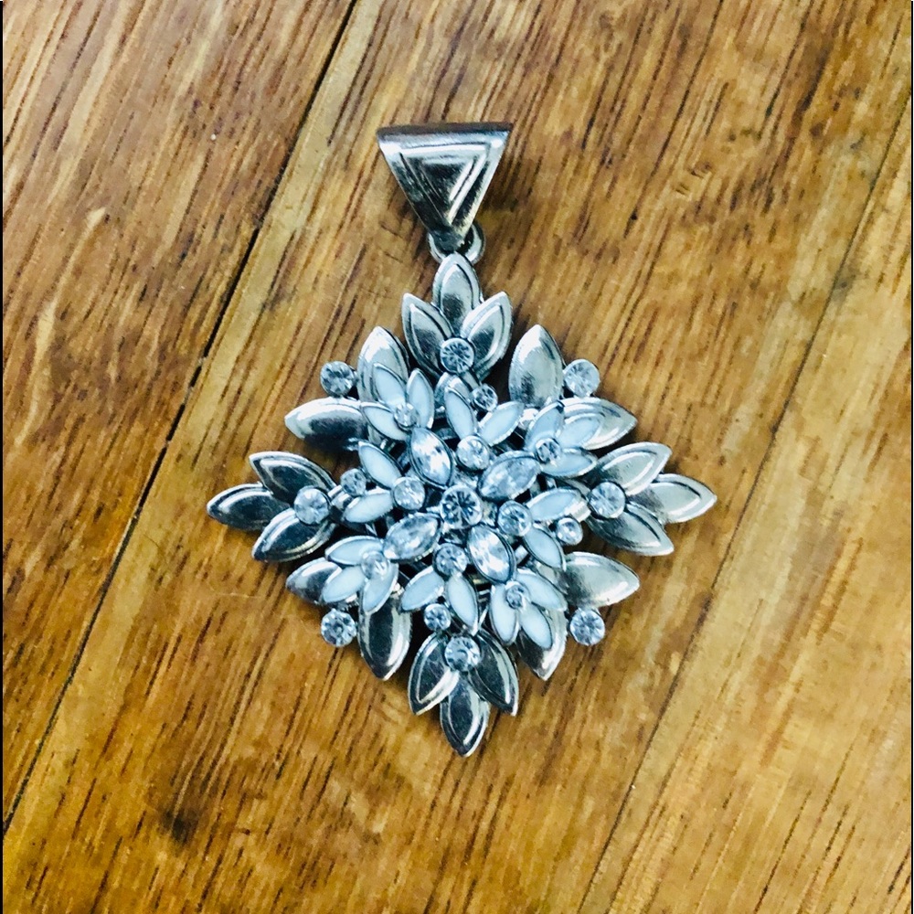 Floral pendent